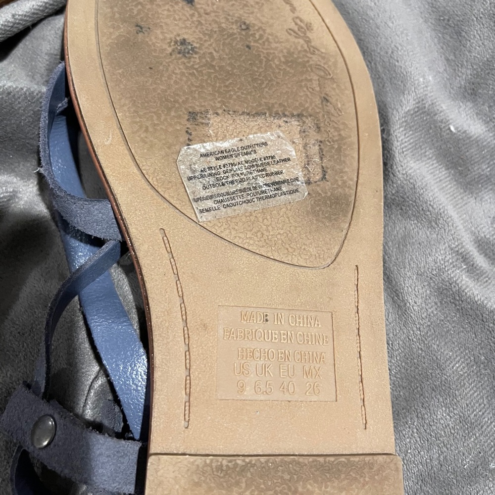 American Eagle blue suede sandal - Picture 2 of 5